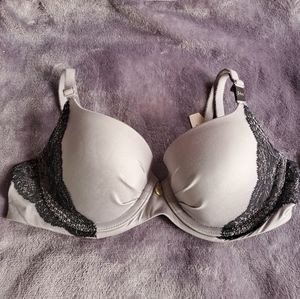 NWT VS Bra Size 34B